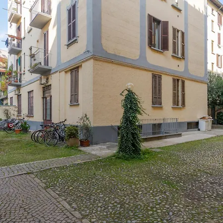Pomponazzi 19 Two-room In The Bocconi Area Lägenhet *